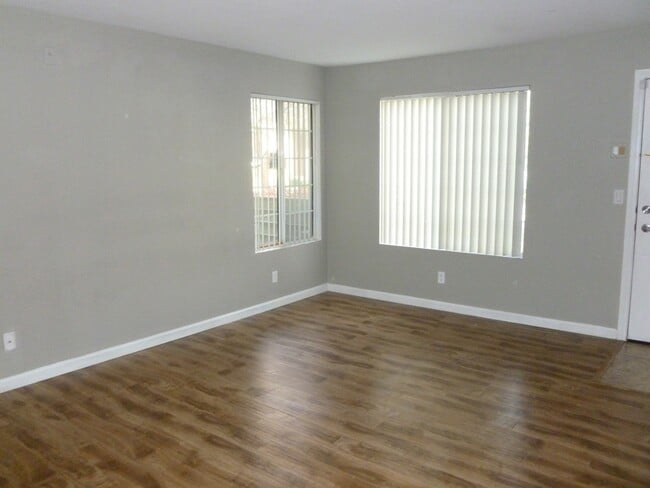 2110 Sealion Dr unit 107, Las Vegas, NV 89128 - photo 6