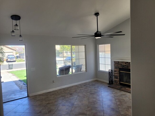 18885 Oakview Way, Lake Elsinore, CA 92530 - photo 5