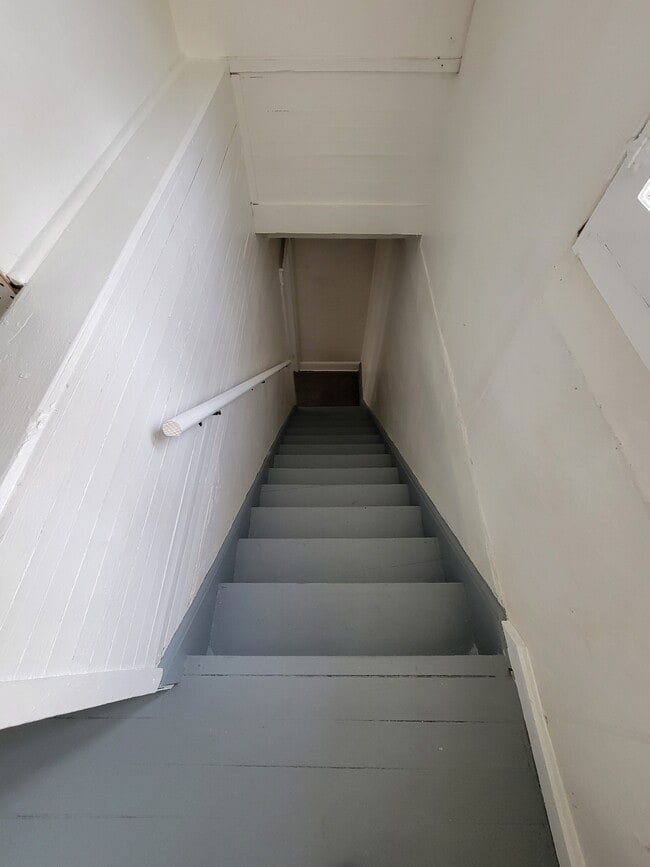 952 Whitby Rd, Cleveland Heights, OH 44112