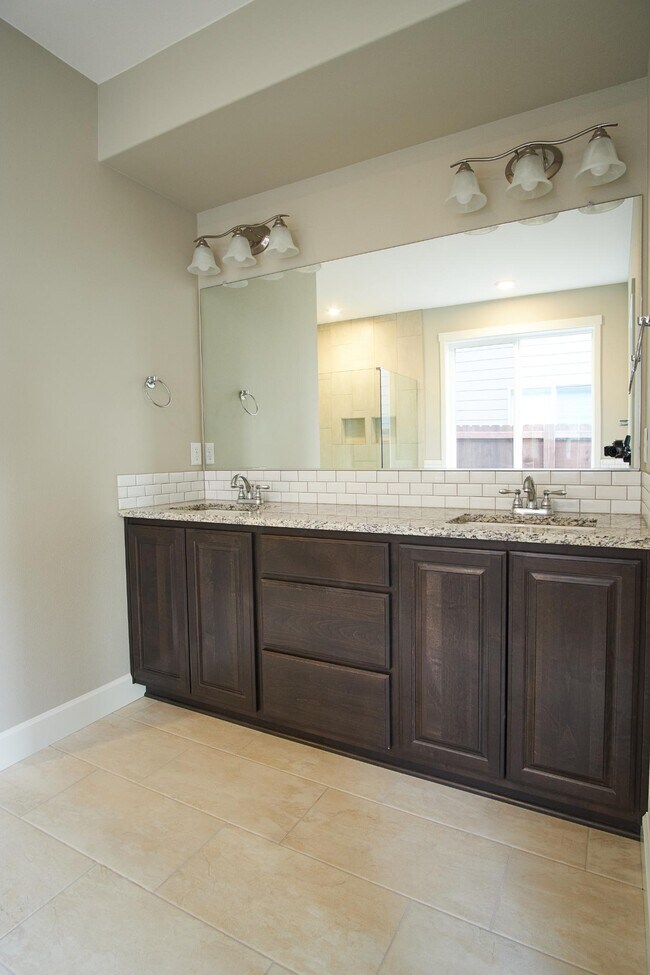 1158 N Paradise Ave unit 36466527, Ridgefield, WA 98642 - photo 4