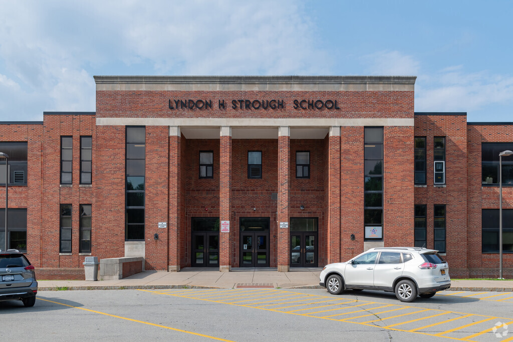 The Lyndon Strough Middle School in Rome serves grades 7 and 8 with a good 11:1 ratio.