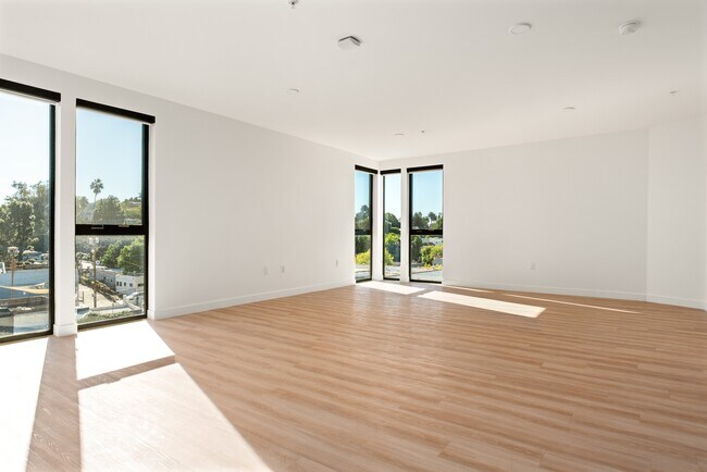 Mysa, Los Angeles, CA 90026 - photo 4