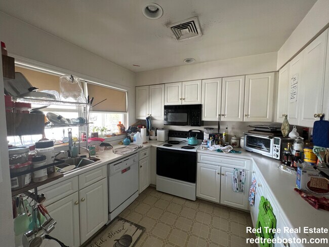 10 Glencoe St unit 3, Brighton, MA 02135 - photo 4