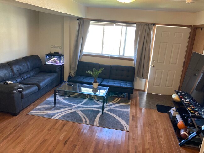 1104 W 20th St unit 1104, Cedar Falls, IA 50613 - photo 3