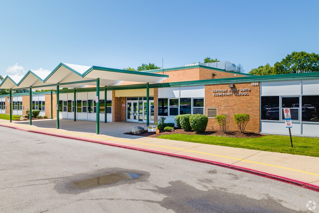 Smith Elementary School is a public school in Aurora's North River area.
