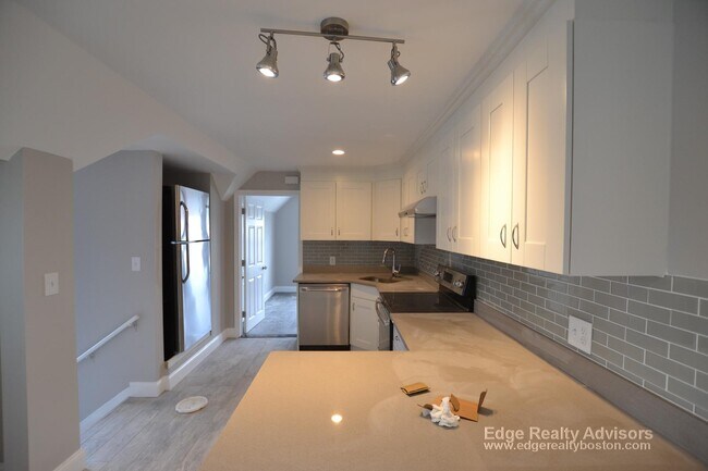 81 Linden St unit 1, Allston, MA 02134 - photo 6