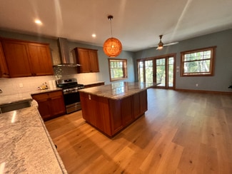 2893a Scotts Right of Way Unit Lower, Sebastopol, CA 95472