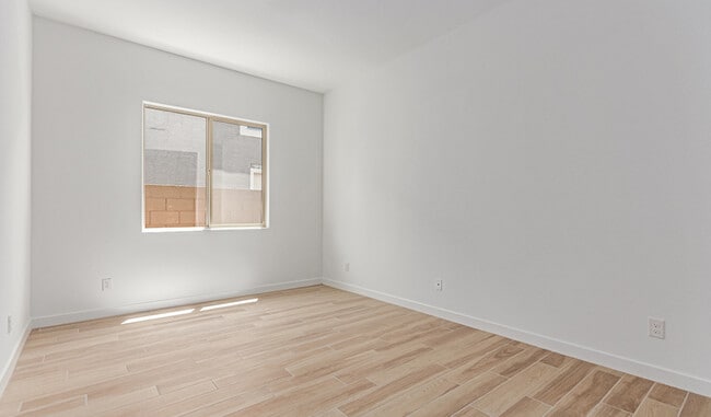 15821 W Bronco Trail, Surprise, AZ 85387 - photo 6