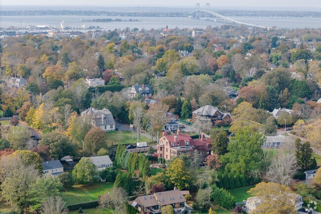 Spacious lots are a hallmark of the Old Beach neighborhood and many gilded-age homes are condos.