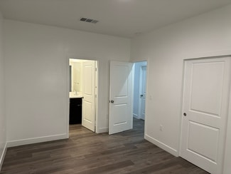 1083 W 9th St, San Bernardino, CA 92411