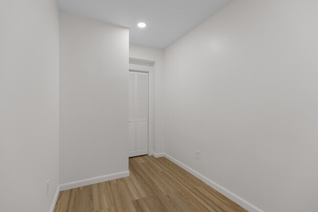 88 Saint Botolph St unit 4, Boston, MA 02116 - photo 5