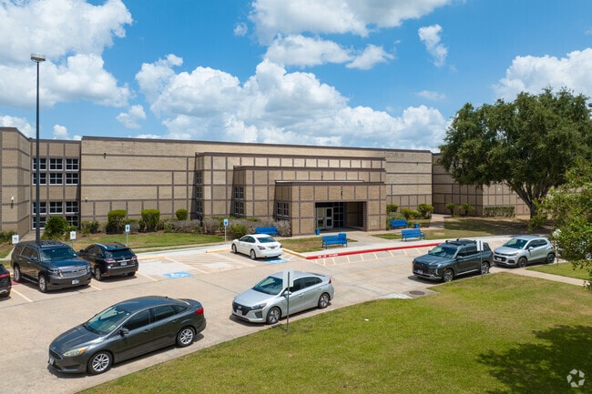 About Quail Valley | Schools, Demographics, Things to Do - Homes.com