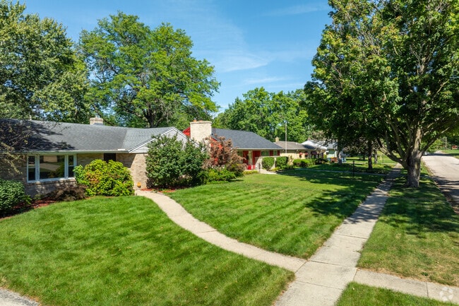 Many homes in Halsted Road have large, grassy lawns.