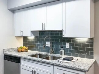 550 Hampton Park Dr, Hoover, AL 35216