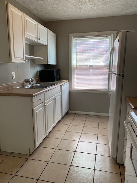 619 W 44th St, Indianapolis, IN 46208 - photo 3