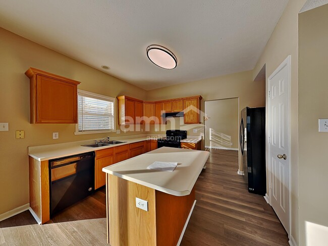 5745 Turnbull Ct, Carmel, IN 46033 - photo 3