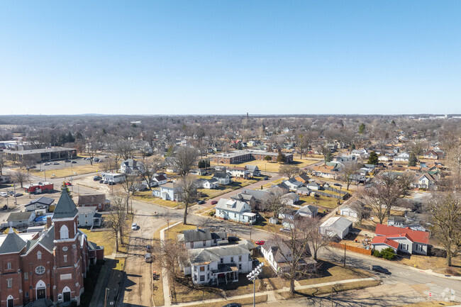 Lincoln is a city with a suburban feel centrally located between St. Louis and Chicago.