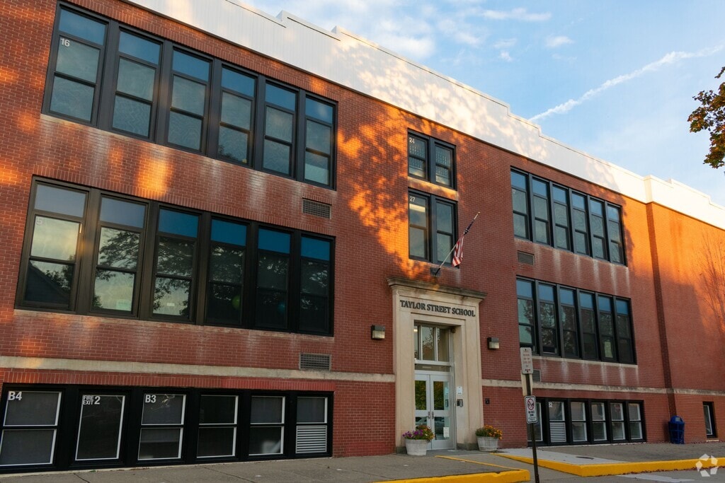 Taylor Street Elementary School serves students in the Washington community.