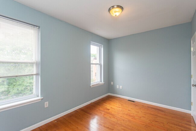 2016 N 18th St unit 2, Philadelphia, PA 19121 - photo 4