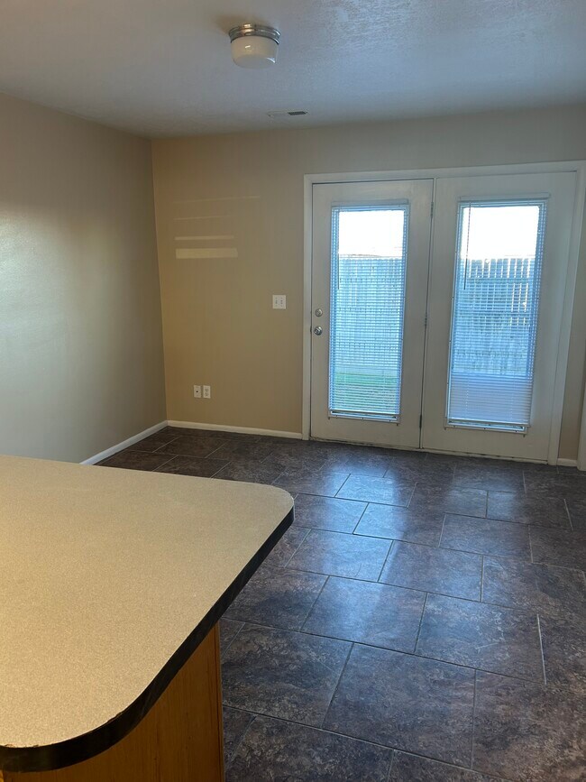 166 E 1800 N unit 2, North Logan, UT 84341 - photo 5