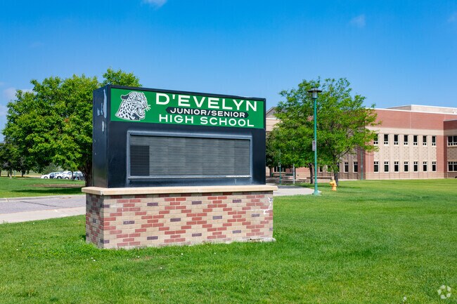 D'Evelyn Junior/Senior High School is the top school in Colorado, ranking first.