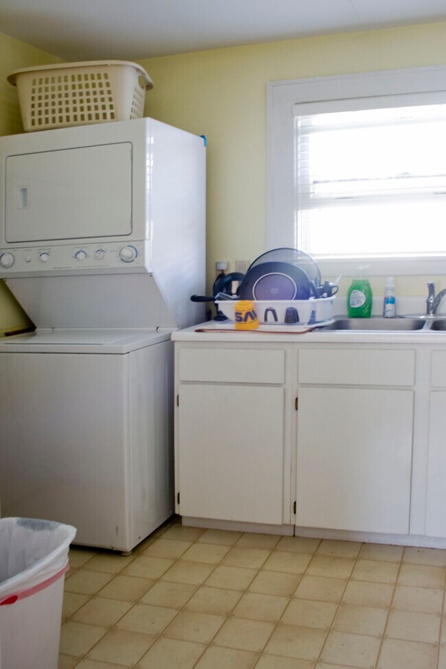 57 Elmwood Place unit Above Garage, Athens, OH 45701 - photo 5