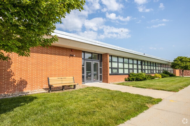 Woodward-Granger Middle School serves over 200 students in grades 6th - 8th.