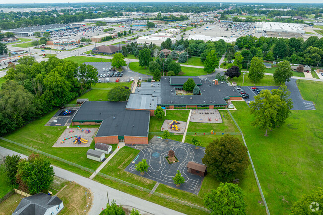 Darrough Chapel Head Start is close to big box stores like Sam's Club, and Walmart.