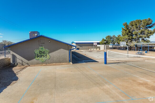 Education thrives with innovation at Mountain Vista School in Oracle.