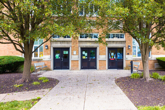 Quakertown Elementary School has a student-teacher ration of 15:1.