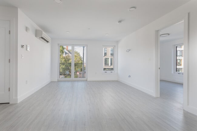 42 N Beacon St unit 201, Boston, MA 02134 - photo 4