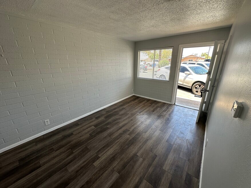 3123 W Almeria Rd unit 4, Phoenix, AZ 85009 - photo 1