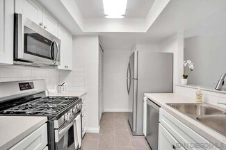 9346 Twin Trails Dr Unit 104, San Diego, CA 92129
