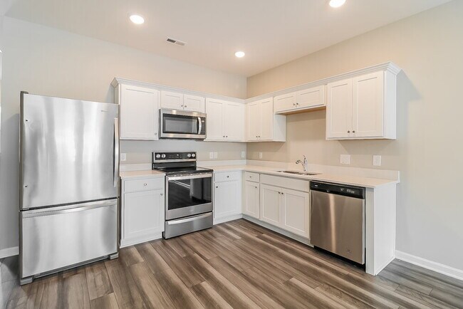 545 Landing View Dr, Wendell, NC 27591 - photo 7