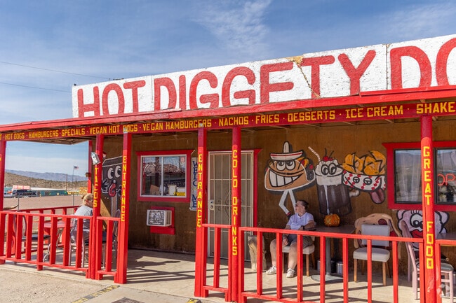 Hot Diggety Dog is known for its loaded hot dogs and casual outdoor seating.