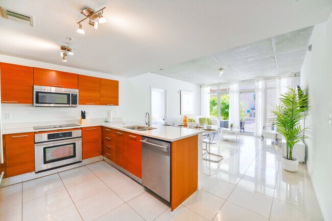 Midblock unit FL5-ID1022232P, Miami, FL 33137 - photo 3