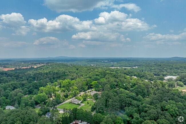 The Northwestern Marietta community contains ample green space.