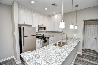 1801 W Arkansas Ln, Arlington, TX 76013