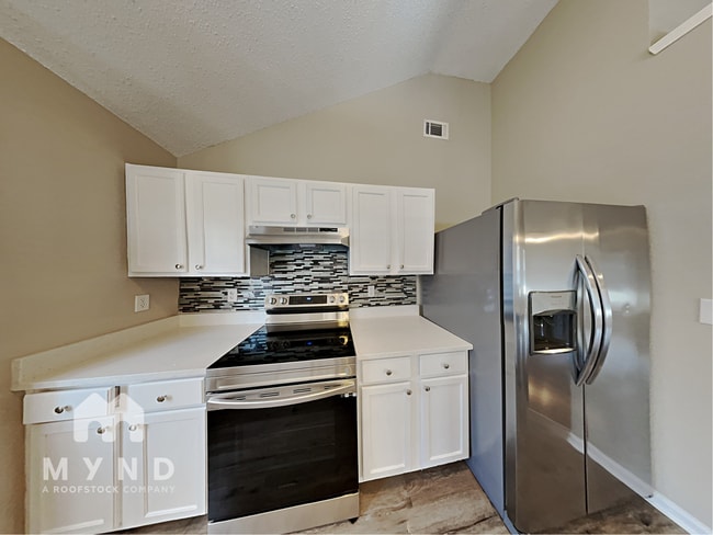 3940 Cypress Pointe Dr, Union City, GA 30291 - photo 5