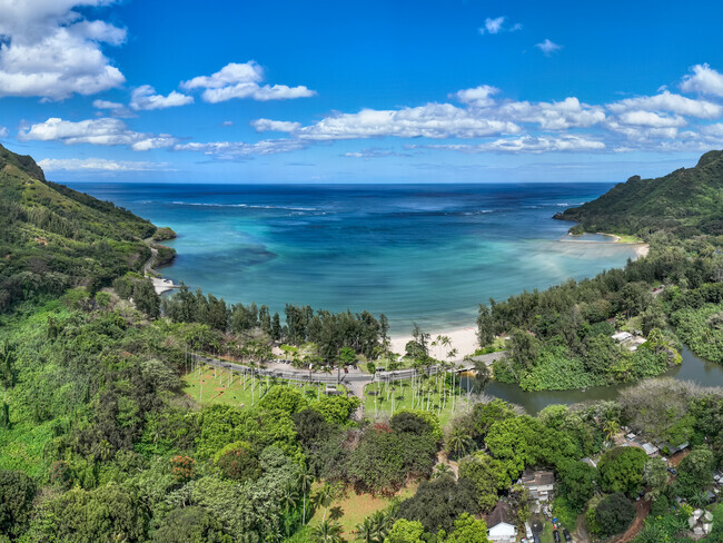 Camp, Fish, Surf or just Relax at Beautiful Kahana Bay