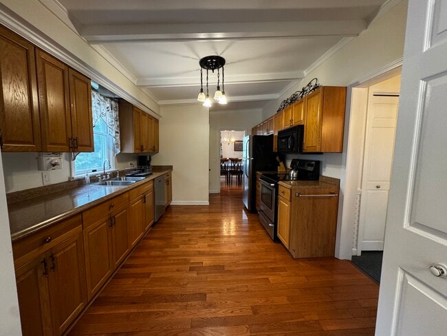 72 Oceanside Dr, Saco, ME 04072 - photo 3