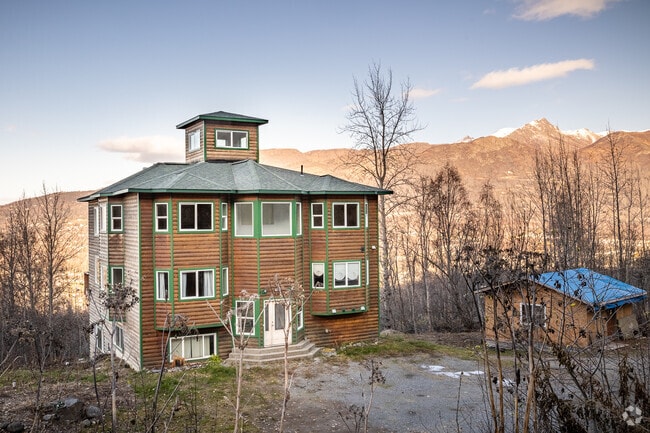 Hillside homes in South Fork are awarded beautiful views of Eagle River.