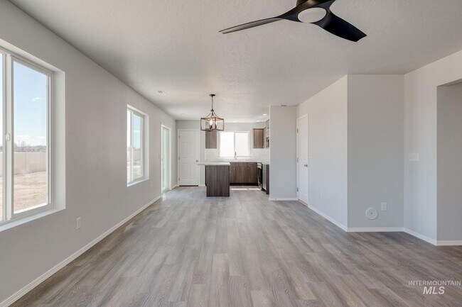 3769 E Jamestown Dr, Nampa, ID 83686 - photo 4