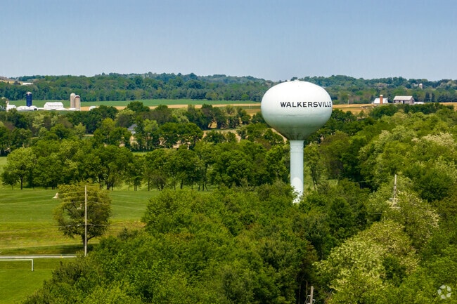 Walkersville is a small town with biig amenities, being only 45 miles from Washington, DC.