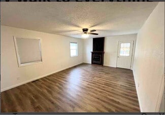 106 S Park Dr, Point Pleasant, WV 25550