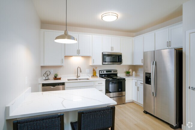 Summer Shade BRAND NEW!, Peoria, IL 61615 - photo 2