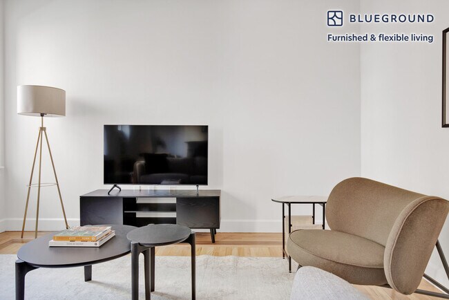 244 E 86th St unit FL5-ID716, New York, NY 10028 - photo 2