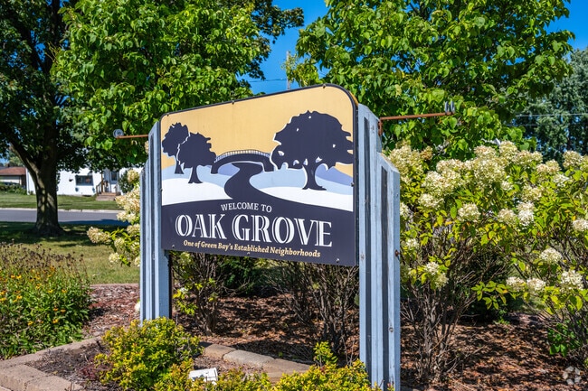 Oak Grove is a small centrally located neighborhood in Green Bay.