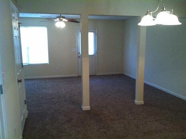 7160 Grosbeak St, Union City, GA 30291 - photo 5