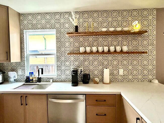 720 Stannage Ave unit B, Albany, CA 94706 - photo 3